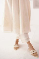 Shraddha Kapoor in Ivory Patra Embellished Silk Chanderi Anarkali Set