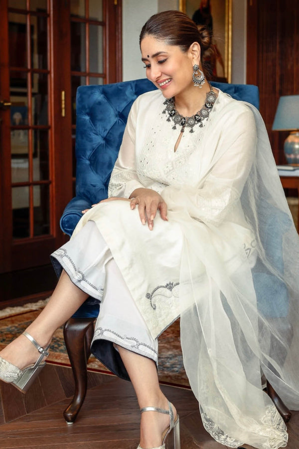Kareena Kapoor Khan in Ivory Embroidered Silk Chanderi Kurta Set