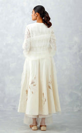 Kiara Advani in Ivory Embroidered Chanderi Anarkali Set