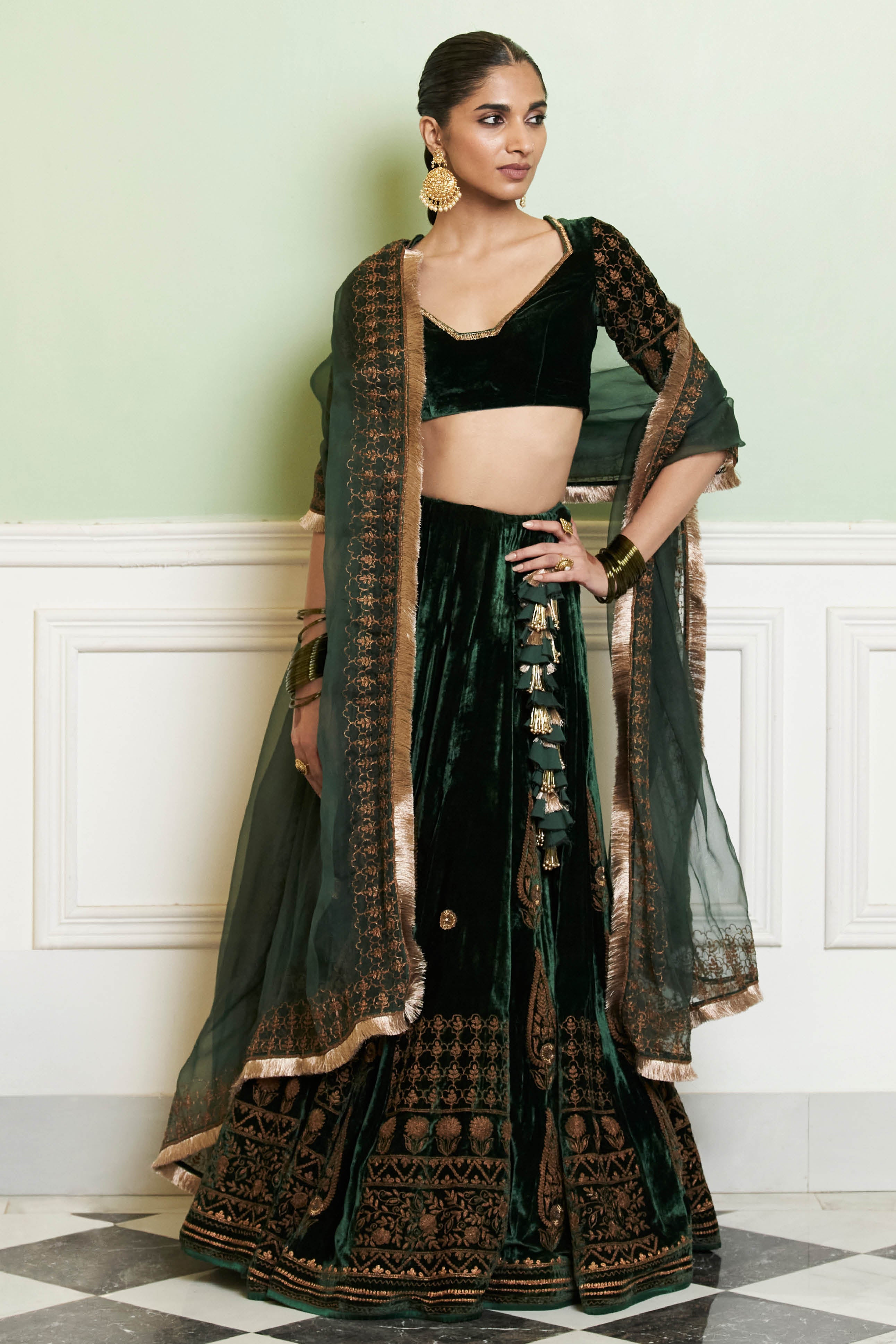 Dress Garment Retailers Global Desi Winter Wear Emerald Green Floral Printed Lehenga Set By Anita Dongre Dress Garment Retailers Global Desi Winter Wear Emerald Green Floral Printed Lehenga Set By Anita Dongre