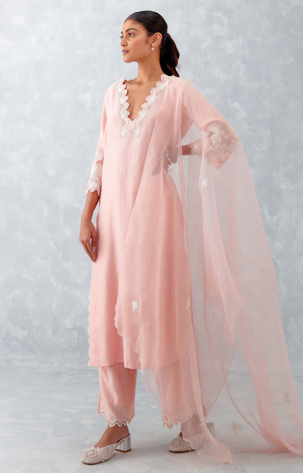 Kareena Kapoor Khan in Blush Pink Embroidered Woven Chanderi Kurta Set