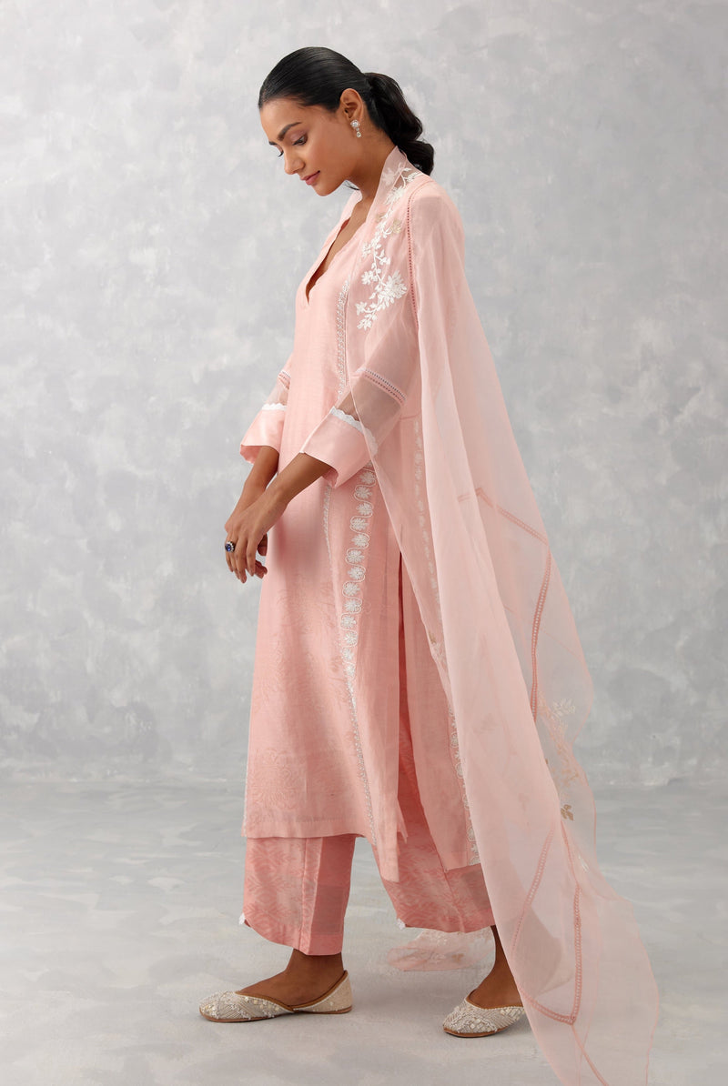 Jyotika Saravanan in Blush Pink Embroidered Chanderi Kurta Set