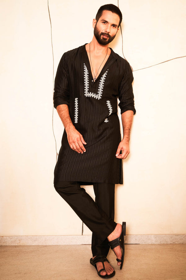 Shahid Kapoor in Black Embroidered Woven Chanderi Kurta Set
