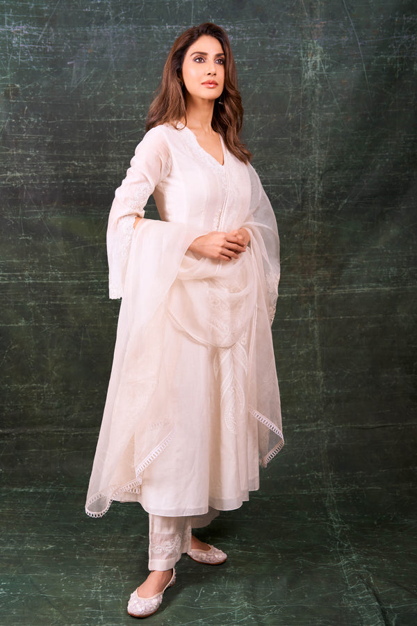 Vaani Kapoor in Ivory Silk Chanderi Dori Embroidered Anarkali Set