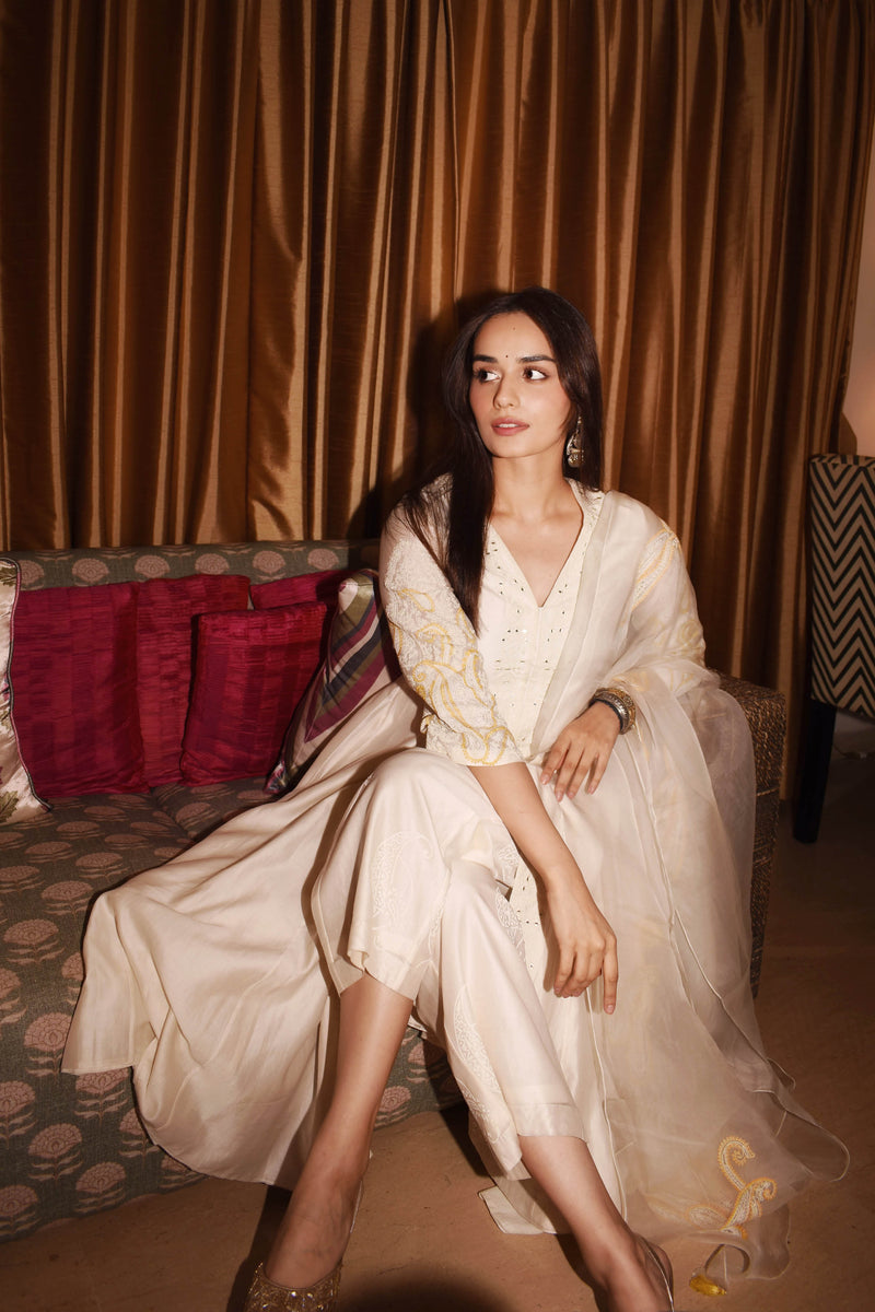 Manushi Chhillar in Ivory Embroidered Anarkali Set