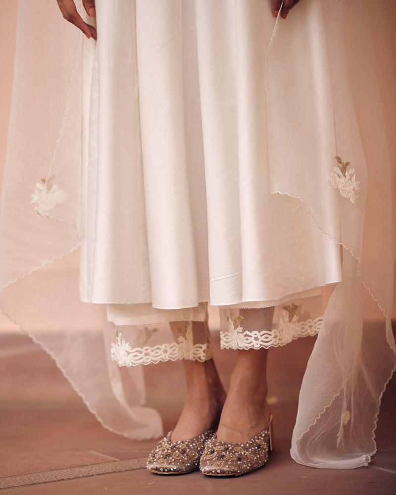 Sara Ali Khan in Ivory Embroidered Anarkali Set