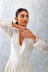 Kiara Advani in Ivory Embroidered Chanderi Anarkali Set
