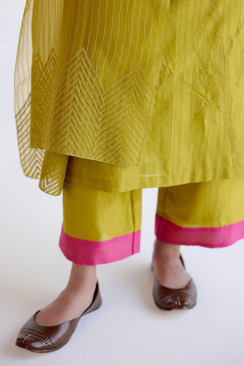 Green Chanderi Kurta Set with Resham Embroidery