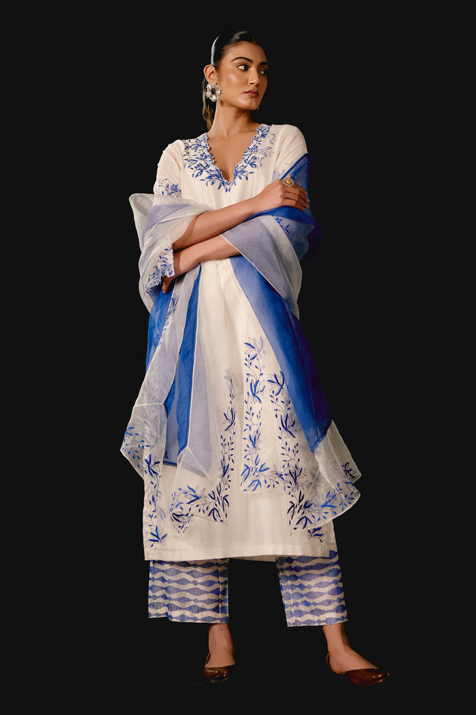 Ivory Blue Chanderi Kurta Set with Resham Embroidery
