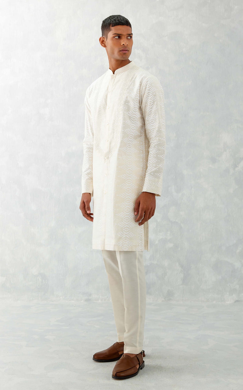 Ranbir Kapoor in Ivory Ikat Print Chanderi Kurta Set