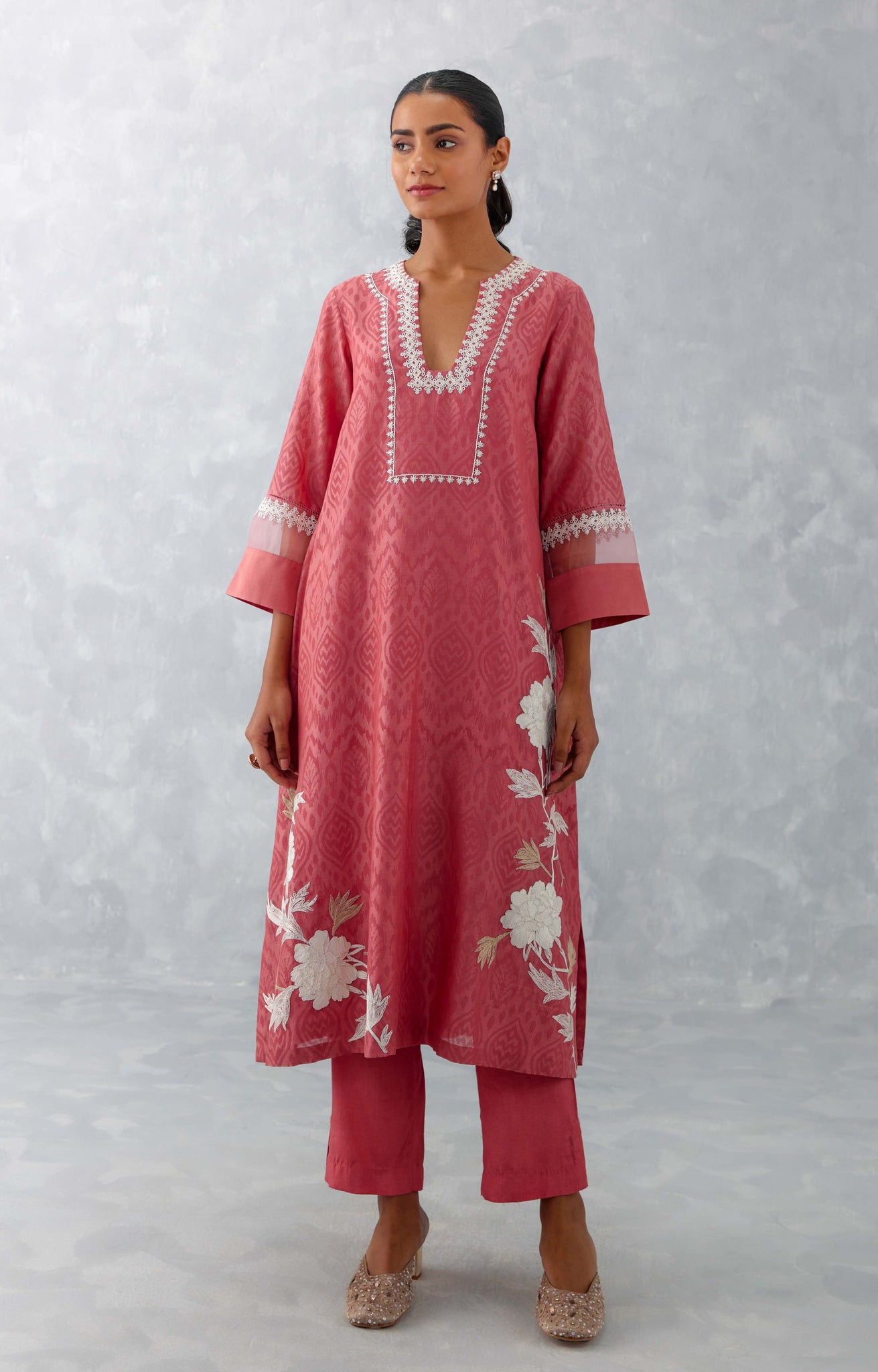 WomenPink Chanderi Solid V Neck Kurta Sets