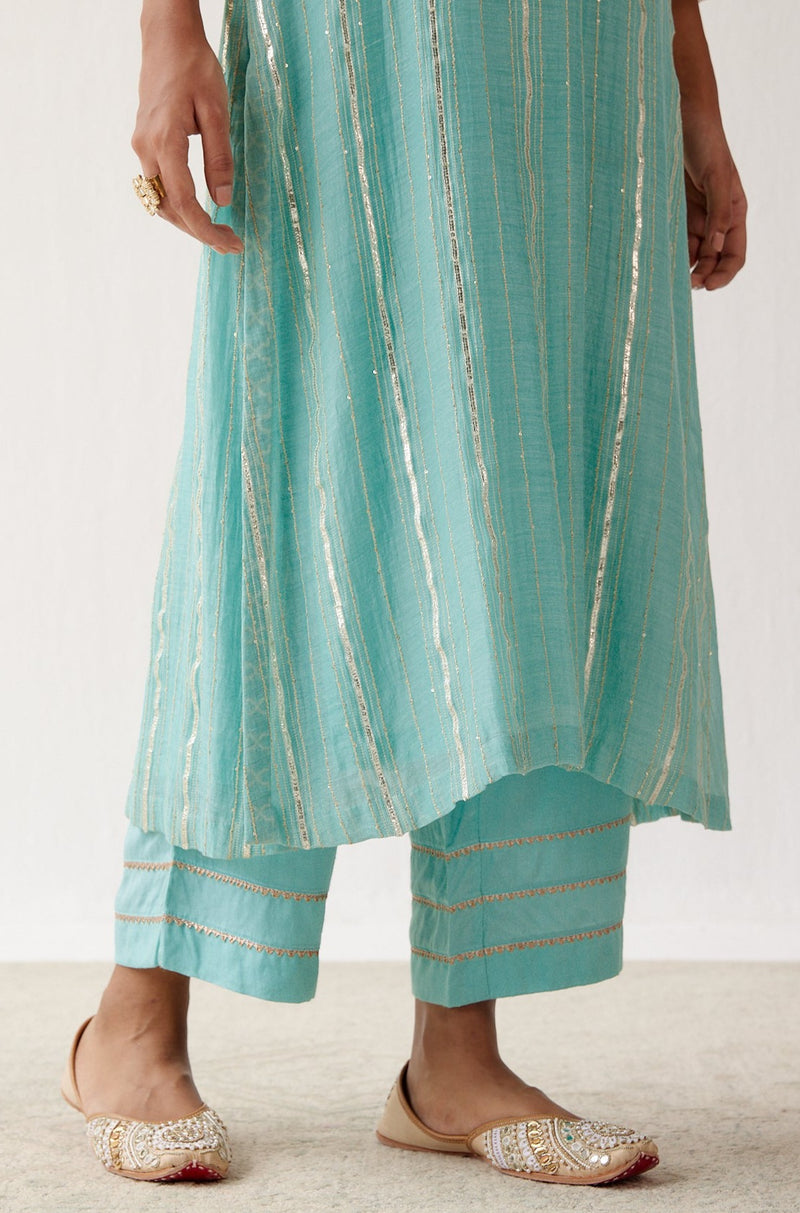 Kareena Kapoor Khan in turquoise Blue Chanderi Kurta Set