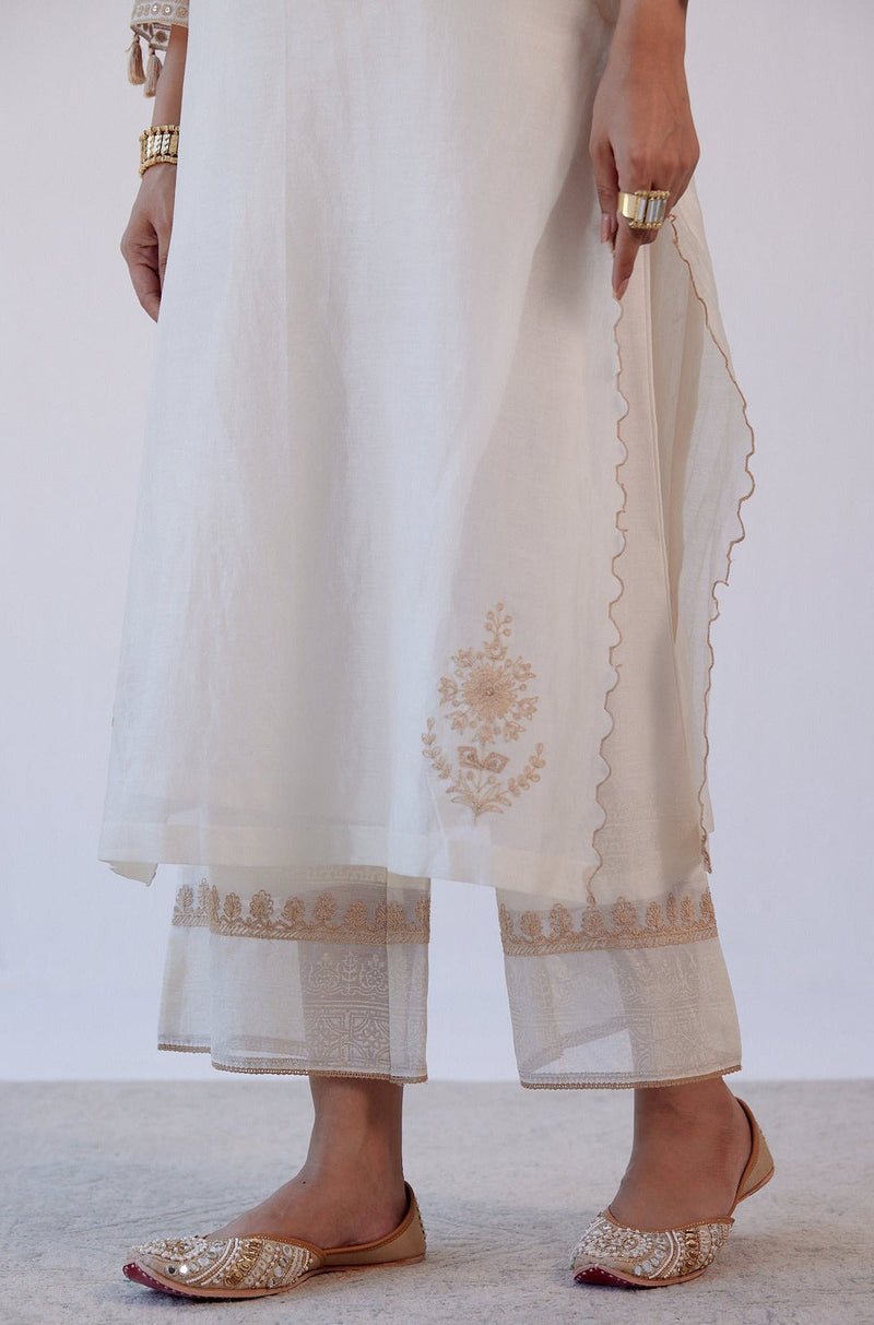 Meagan Concessio in Ivory Dori Embroidered Kurta Set