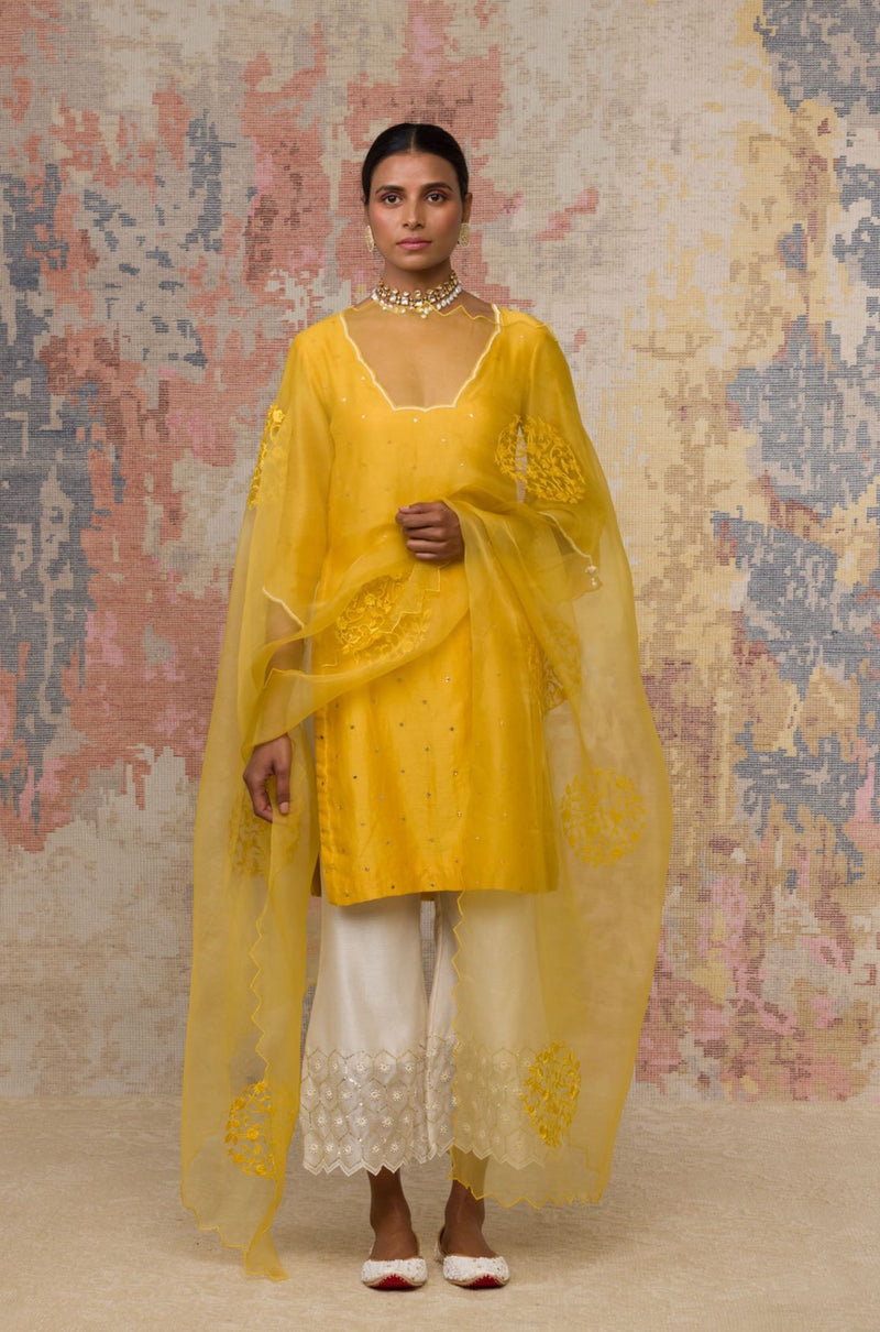 Kiara Advani in Mustard Mukaish Chanderi Kurta Set