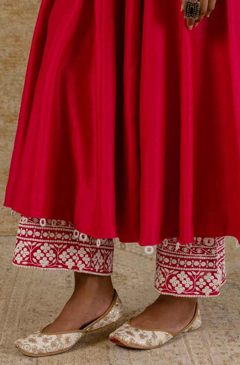 Ananya Panday in Fuchsia Chanderi Anarkali Set