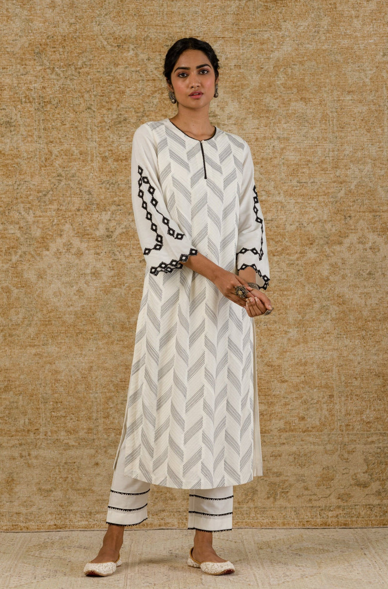 Ivory Black Pin Tuck Kurta Set