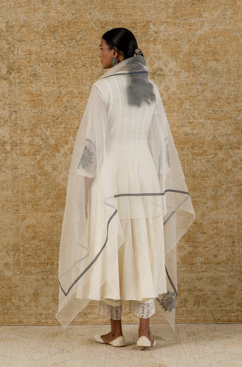 Alia Bhatt In Ivory Angrakha Kurta Set