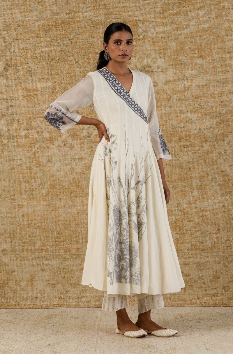 Alia Bhatt In Ivory Angrakha Kurta Set