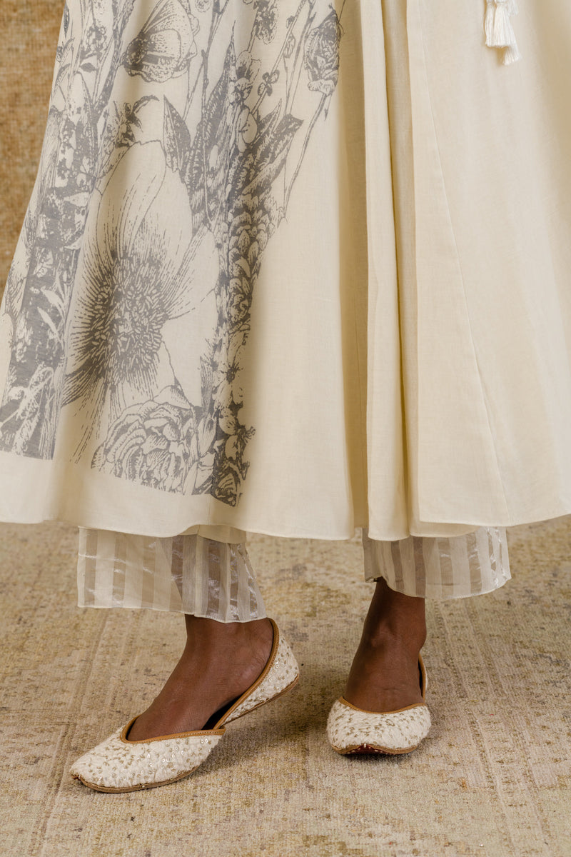 Alia Bhatt In Ivory Angrakha Kurta Set