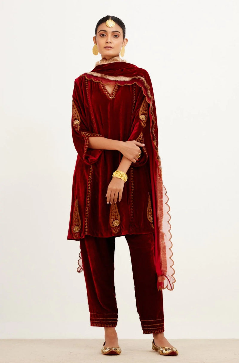 Heena Somani in Maroon Embroidered Velvet Short Kurta Salwar Set