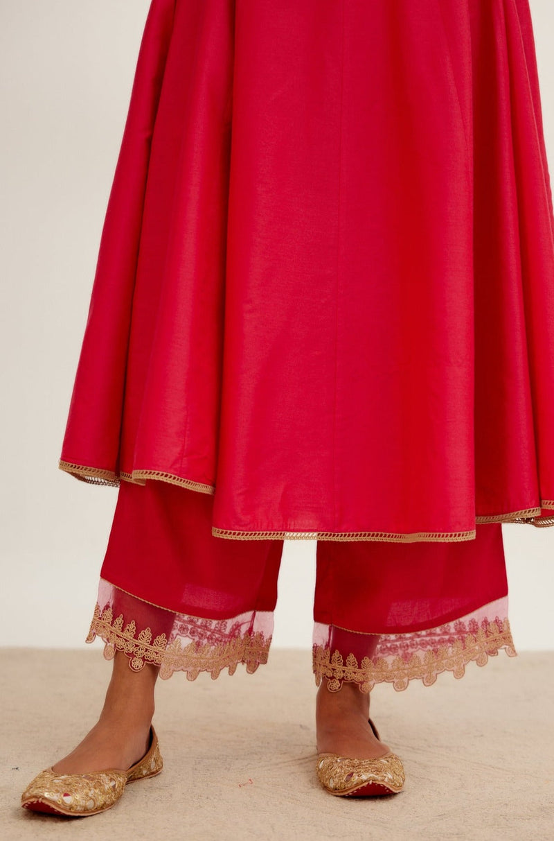 Sara Ali Khan in Fuchsia Pink Dori Embroidered Anarkali Set