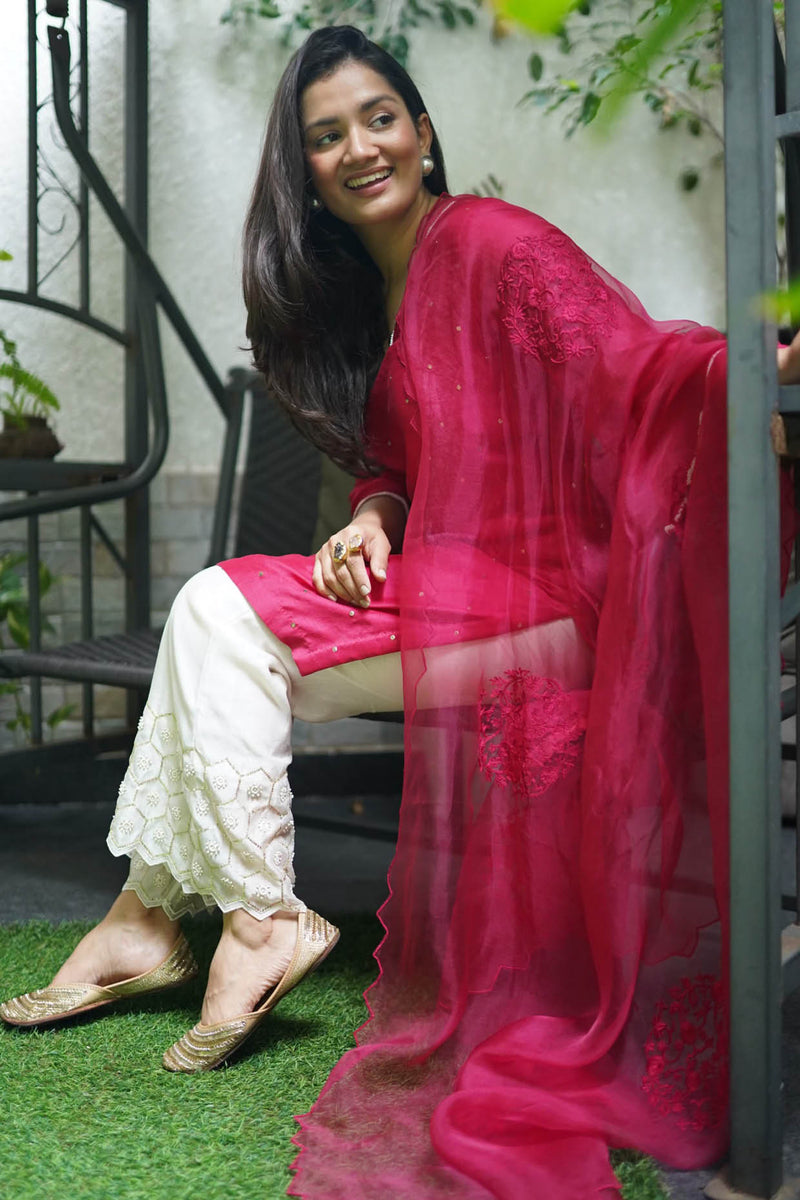 Medha Bahguna In Fuchsia Mukaish Chanderi Kurta Set