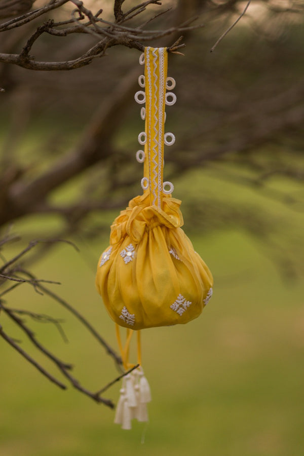 YELLOW SILK ORGANZA POTLI